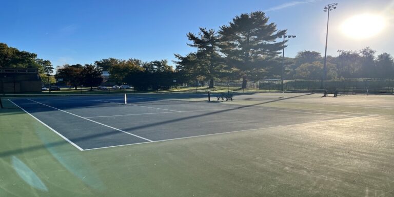 Tennis-court