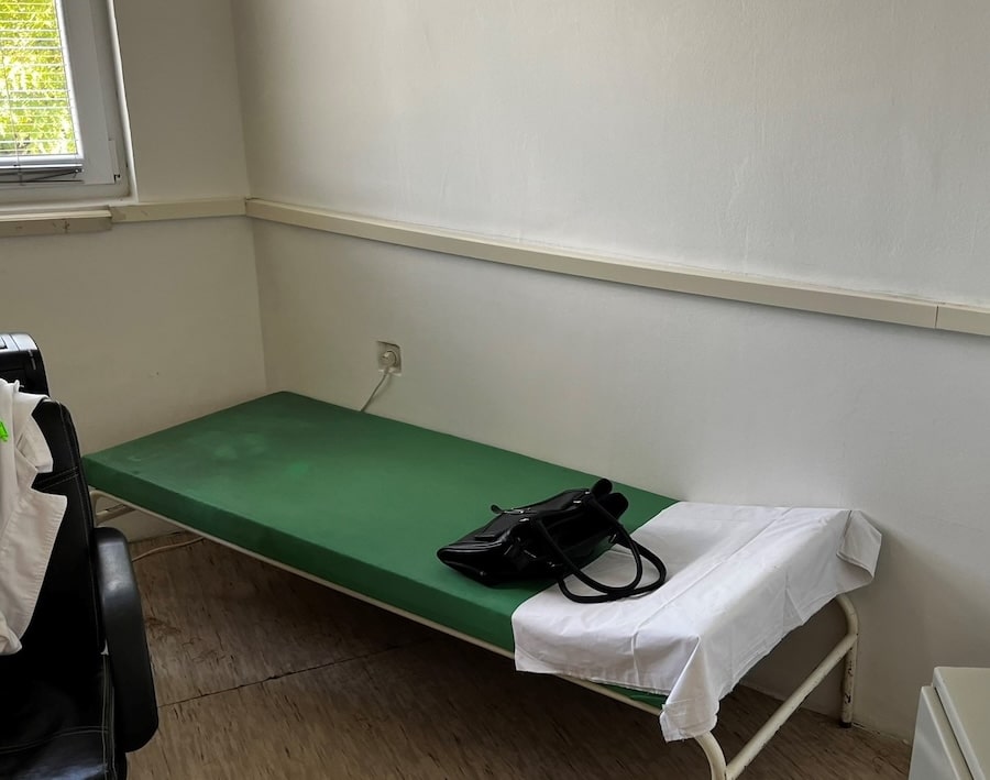 Exam table Trnava-min